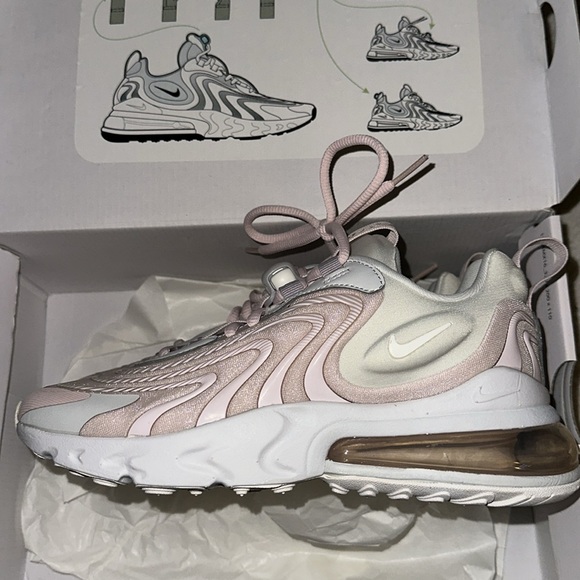 Nike women’s new shoes - Picture 3 of 6